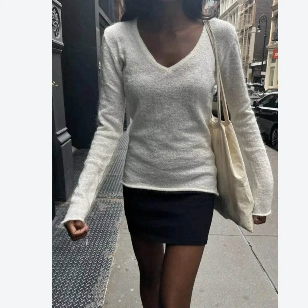 Brandy Melville Andi Sweater Sz M Mohair Blend Relaxed Rolled Hem Soft Cozy
